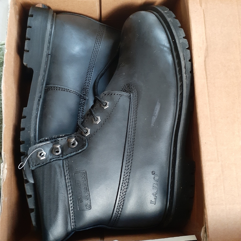 Boots - Picture 3 of 3